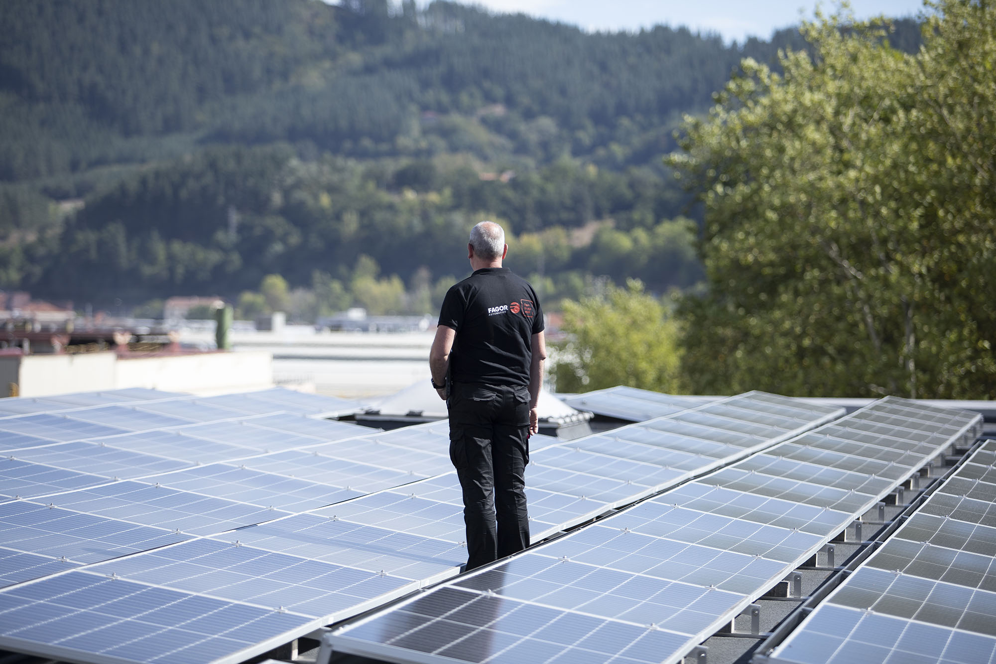 Fagor Automation instala un tejado fotovoltaico en su planta de Eskoriatza