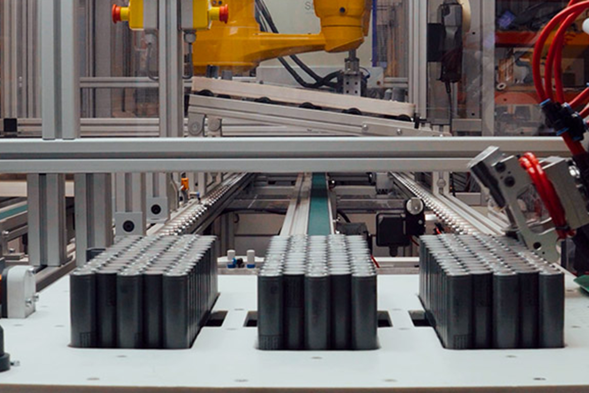 Mondragon Assembly desarrolla una línea de fabricación de paquetes de baterías