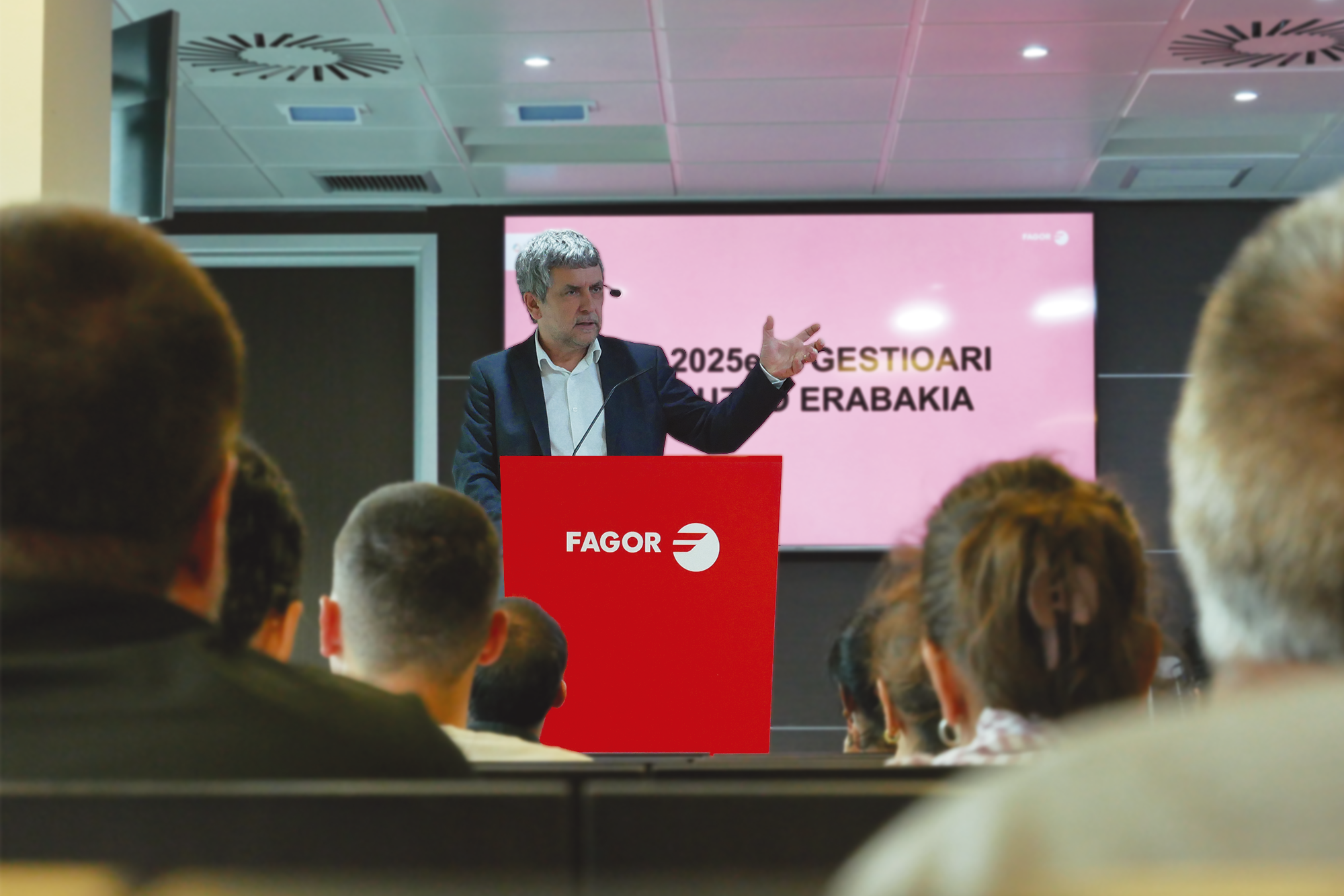 Testuinguru nahasian erakutsitako moldatzeko gaitasunean jarri du azpimarra Fagorrek Batzar Nagusian