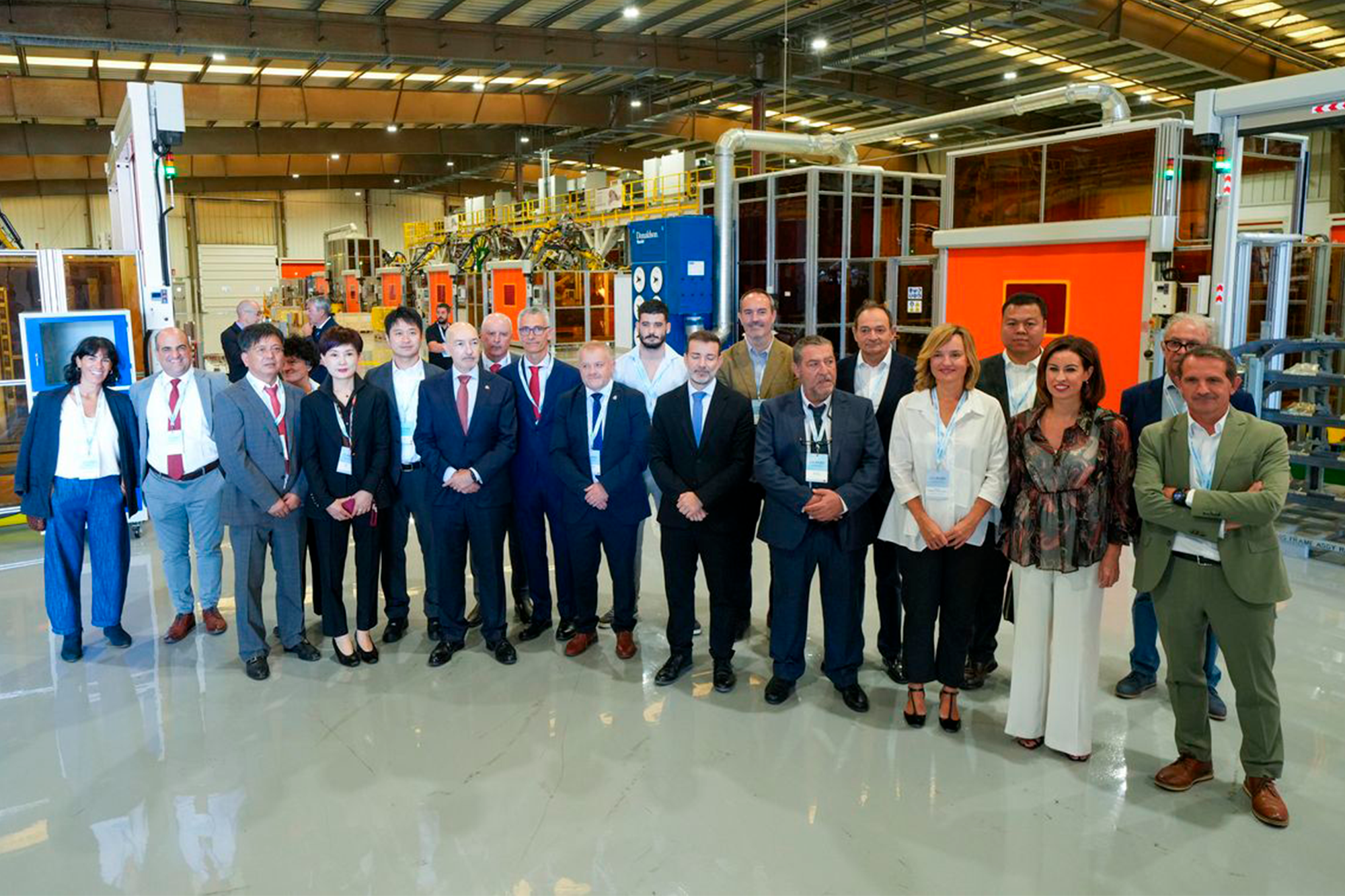 Lieder Automotivek ibilgailu elektrikoen osagaiak fabrikatzeko lantegi berria inauguratu du